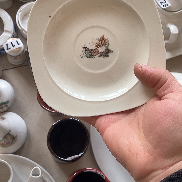 瓷片皓**芳厂货微瑕，库存微瑕