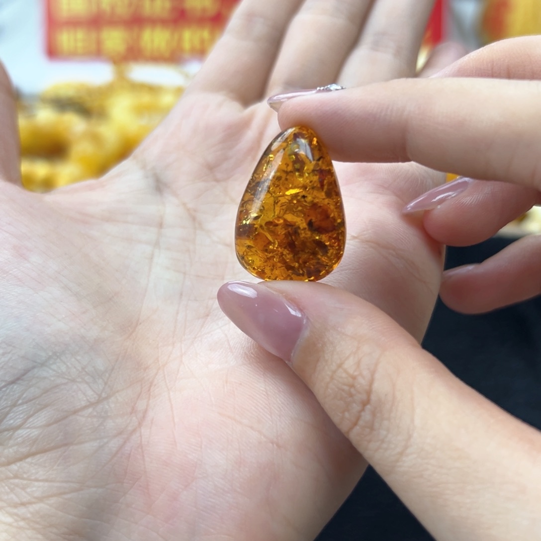 琥珀珠宝奇石未镶嵌