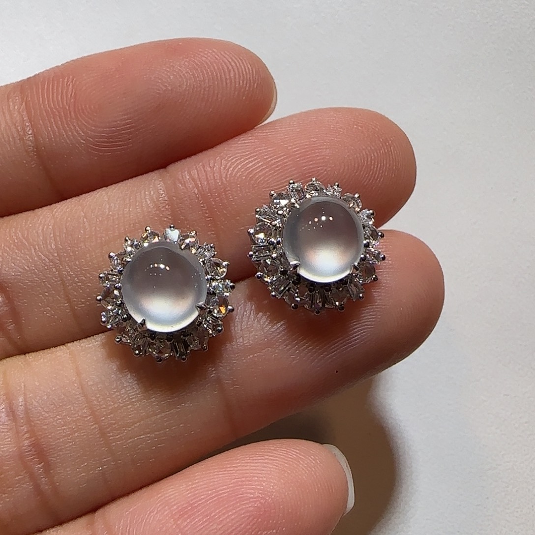 翡翠18K金镶嵌耳钉蛋面