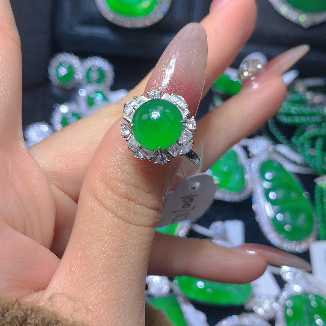 翡翠颈饰银S925镶嵌翡翠