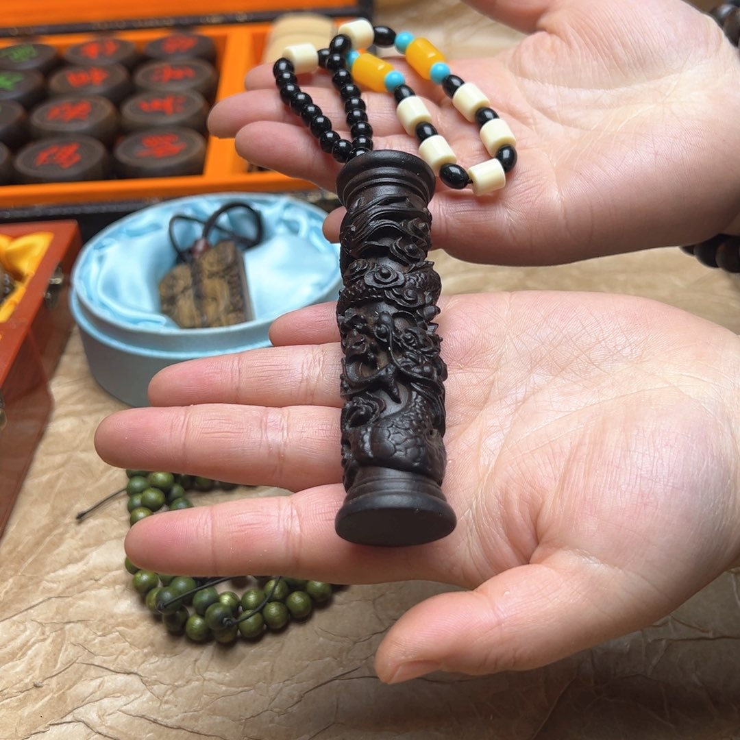 大叶紫檀（黑酸枝木类）