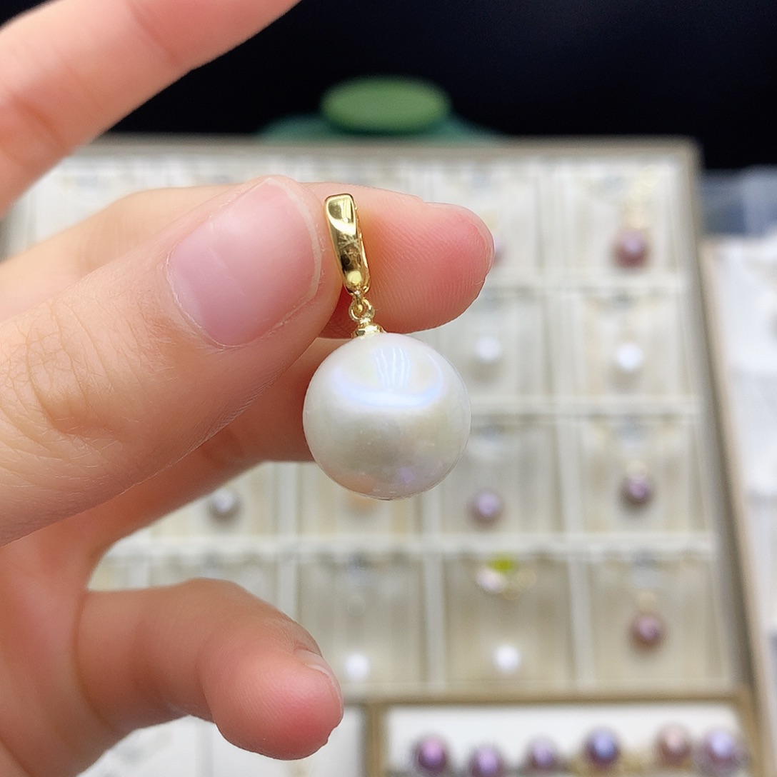 淡水珍珠颈饰合金