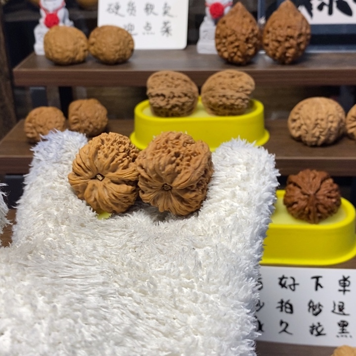 明***。桃核吊坠37高炮拉丝蚂蚁