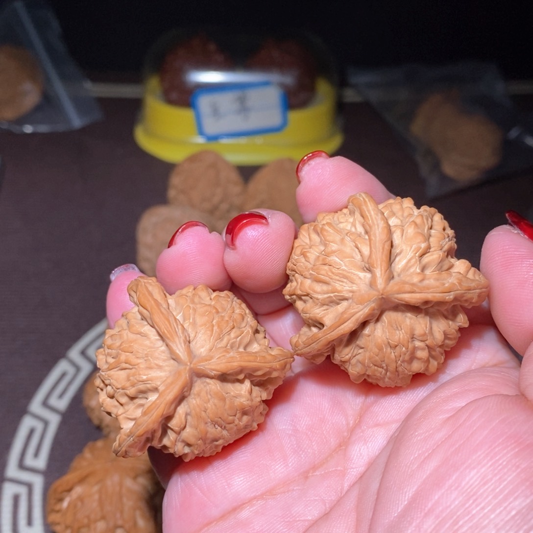 文玩核桃把件盘山三棱