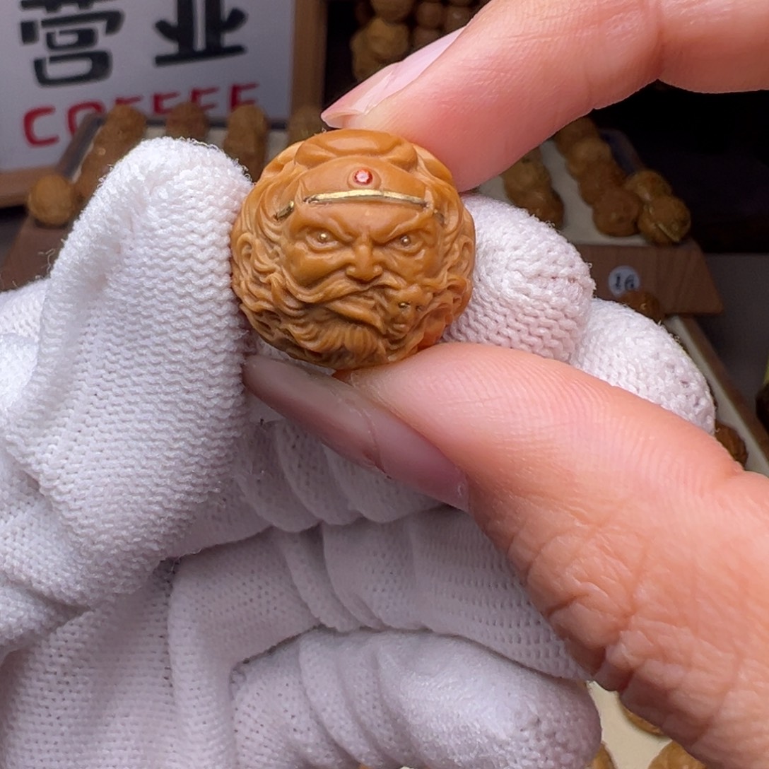 把件猴头核桃镶嵌款钟馗美女全品
