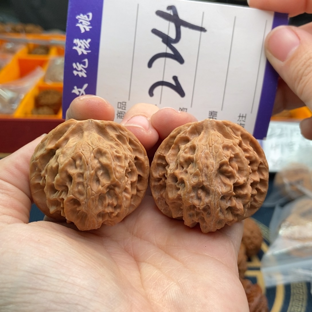 文玩核桃吊坠40苹果园