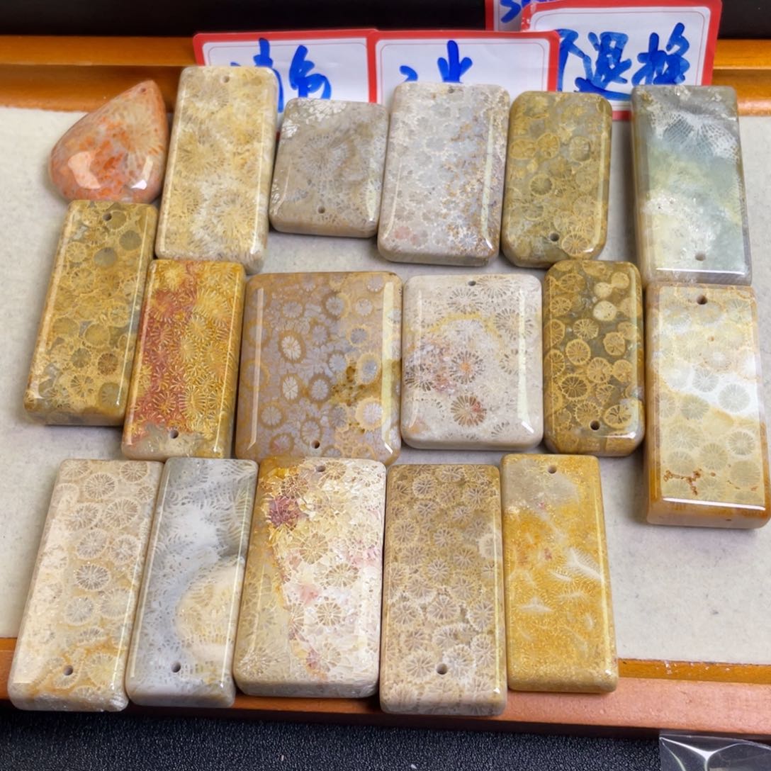 硅化玉吊坠合金小*子