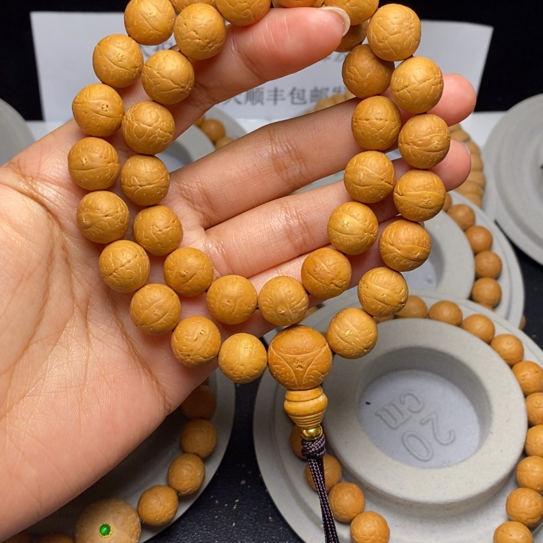 凤眼菩提吊坠手持