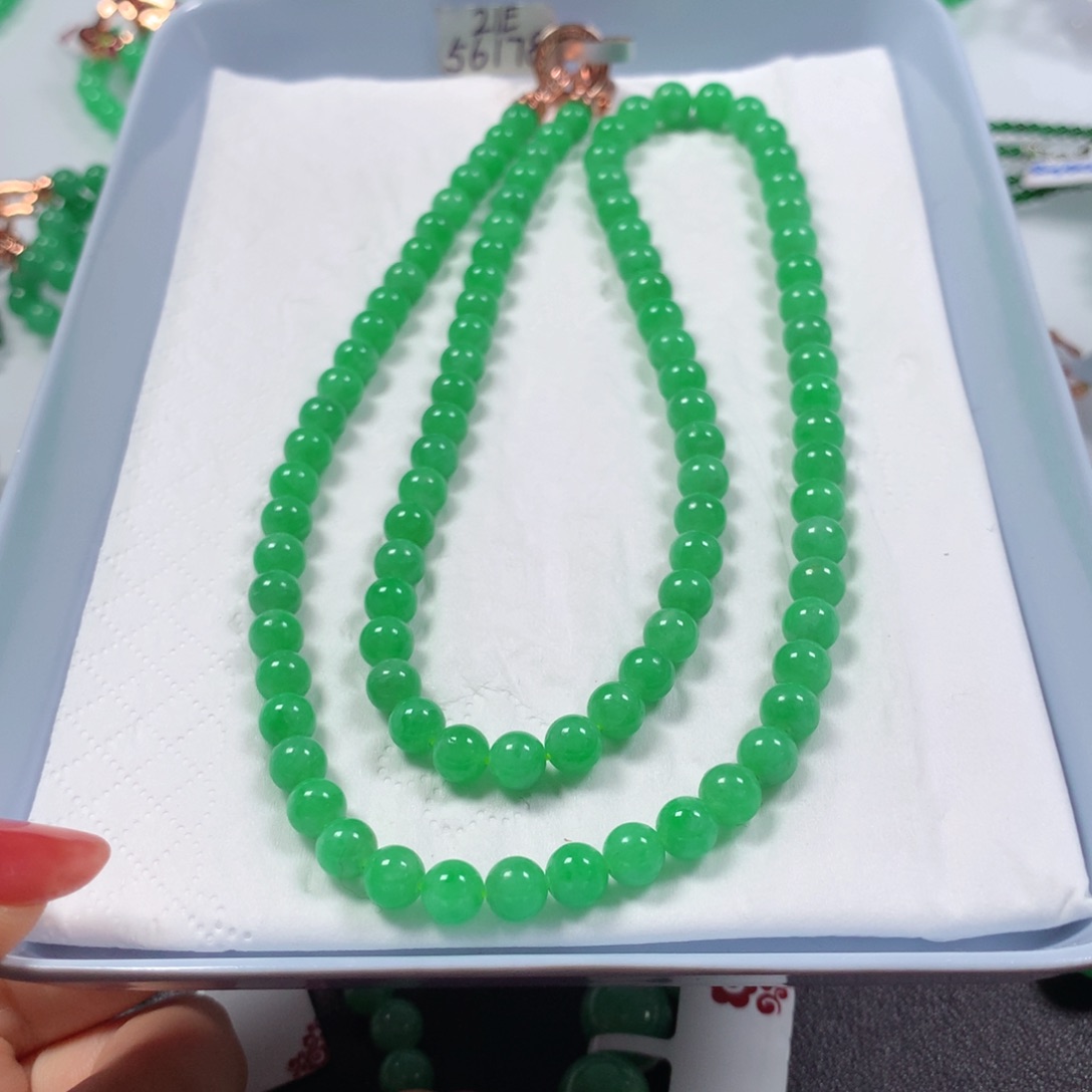 翡翠颈饰未镶嵌项链