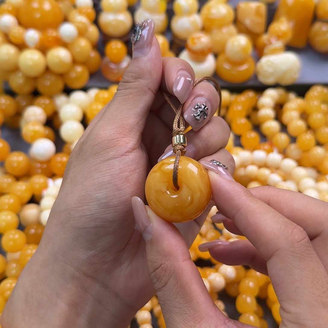 蜜蜡未镶嵌珠宝奇石