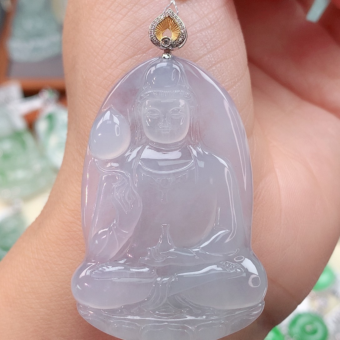 颈饰18K金镶嵌翡翠观音