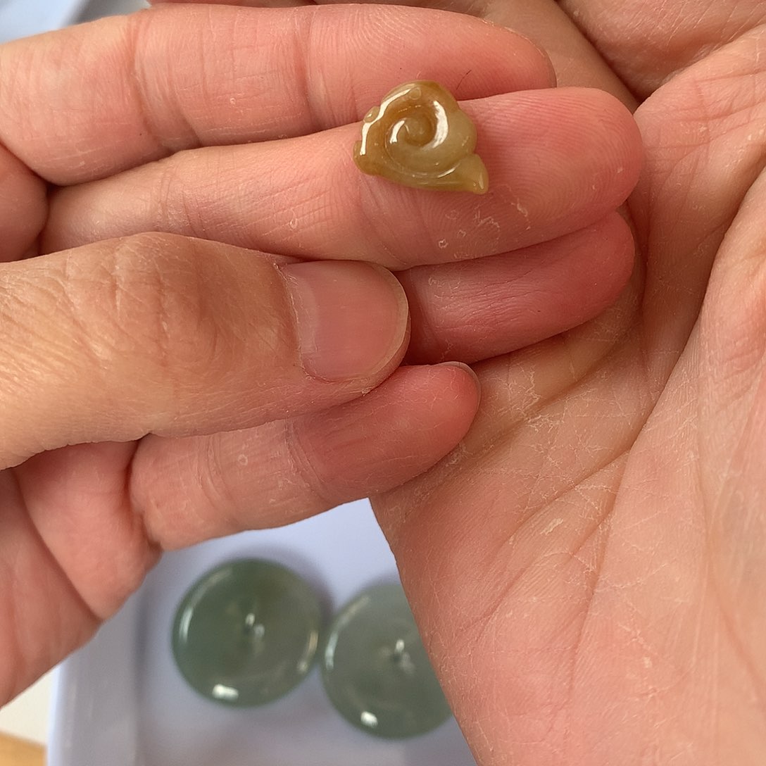 翡翠颈饰未镶嵌如意