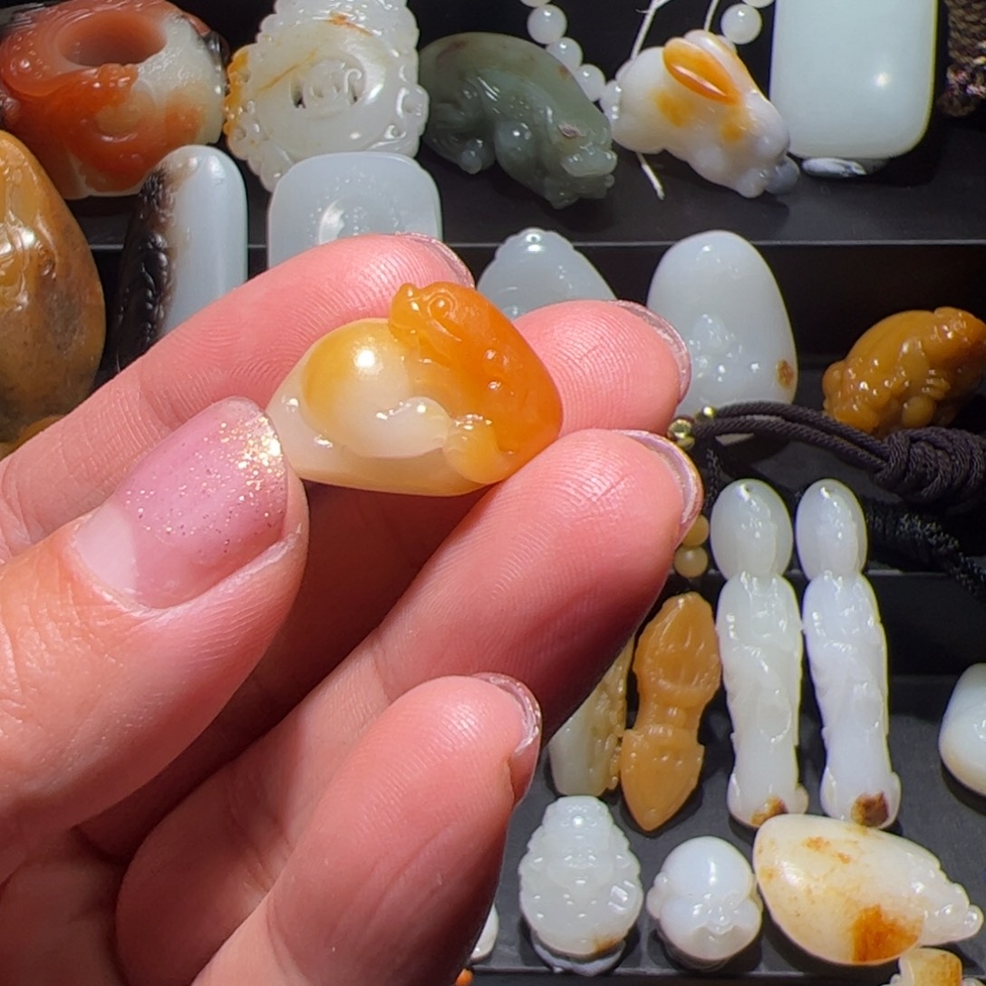 和田玉挂件未镶嵌暖****?