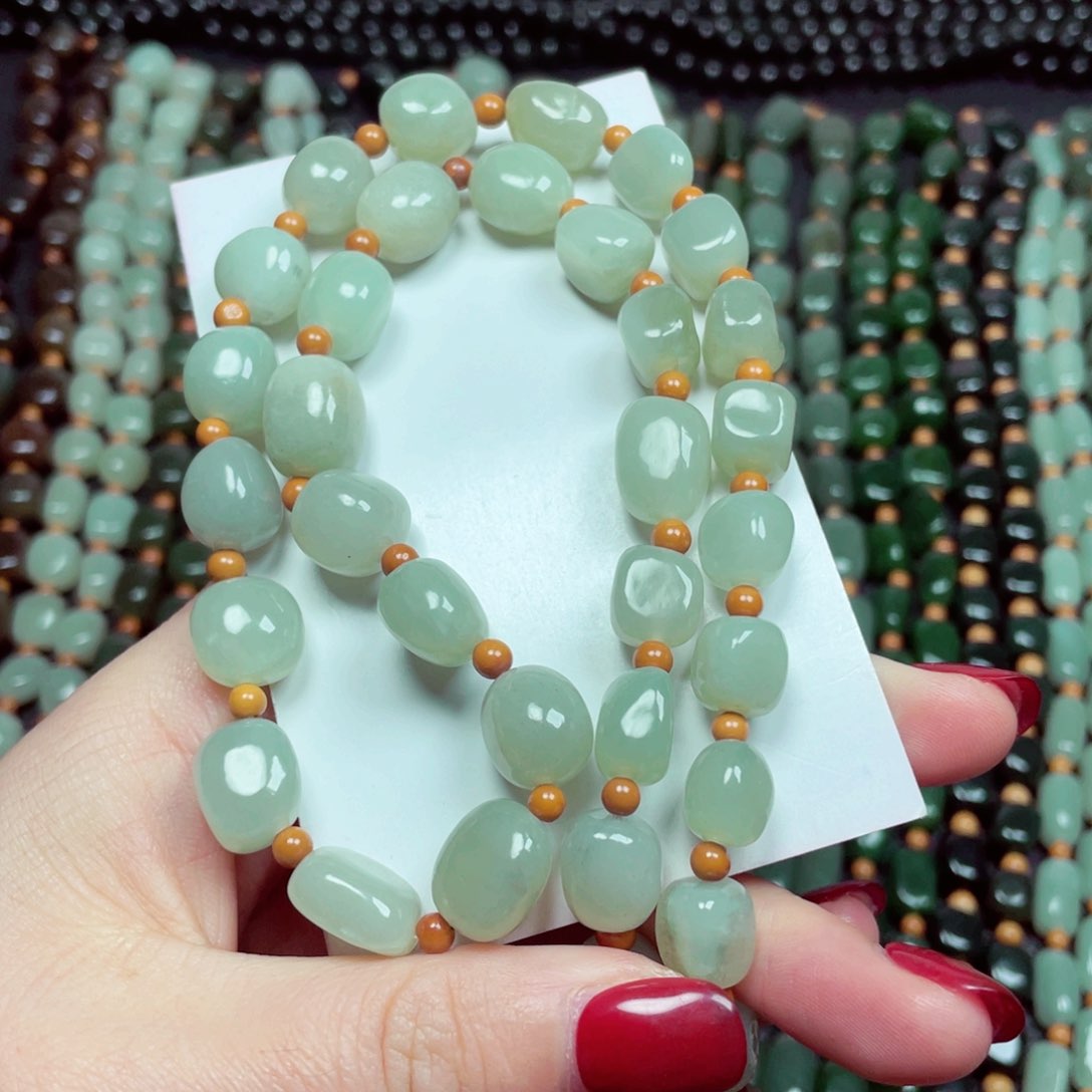 和田玉颈饰未镶嵌