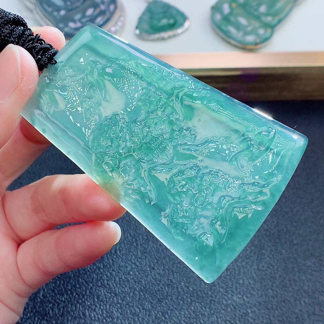 翡翠颈饰未镶嵌翡翠