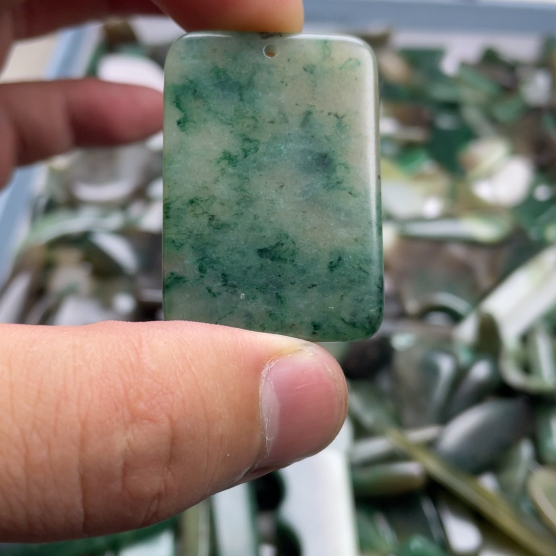 未镶嵌独山玉手链