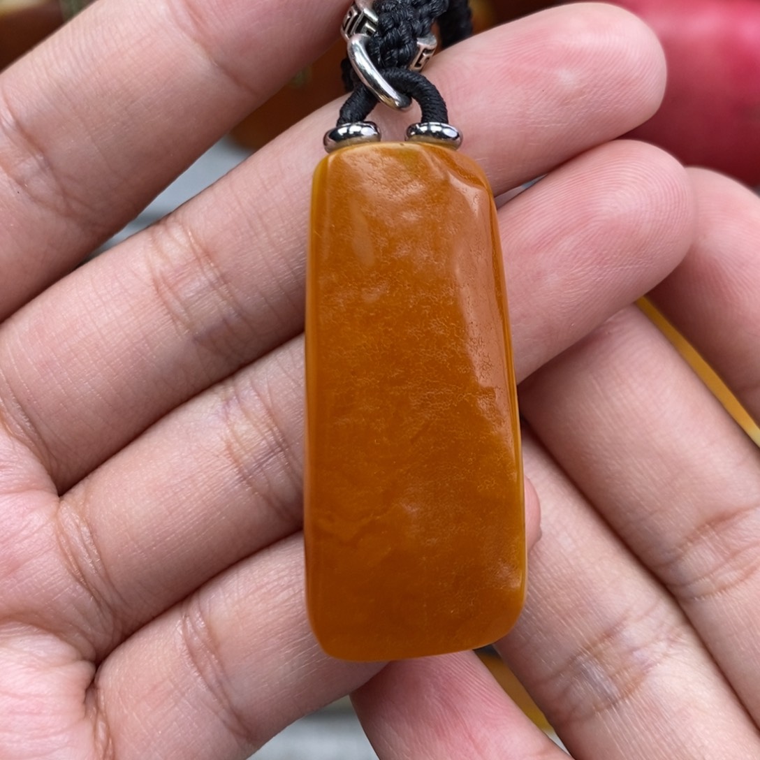 琥珀吊坠(赠链)未镶嵌