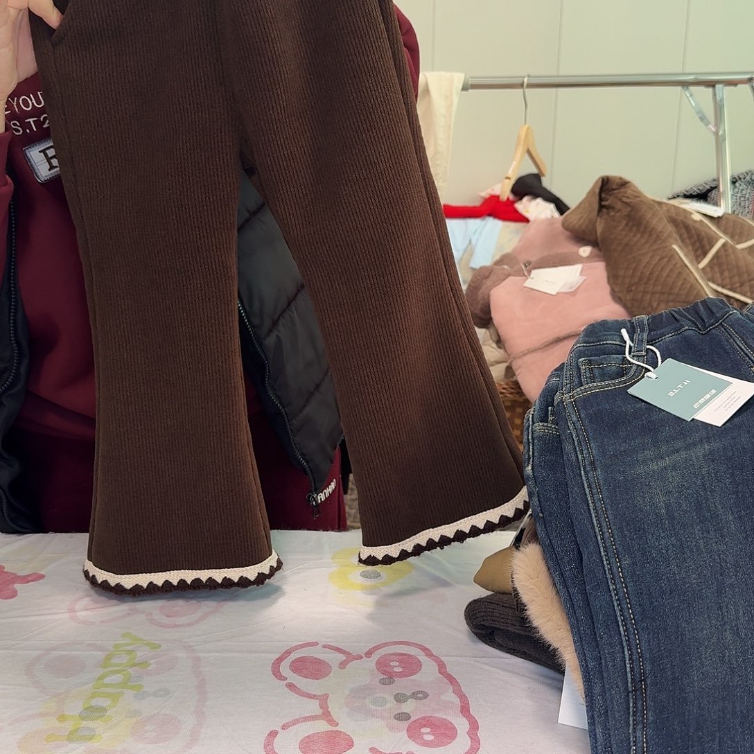 小***姐女宝120码咖色加绒微喇裤