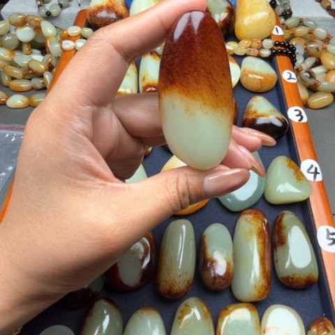 和田玉颈饰未镶嵌泽*云