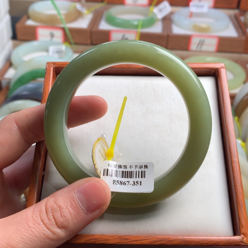 【闪购商品】和田玉手镯未镶嵌57.7