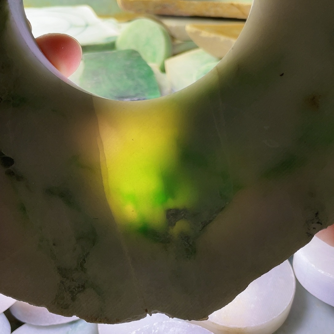 翡翠颈饰未镶嵌毛料15