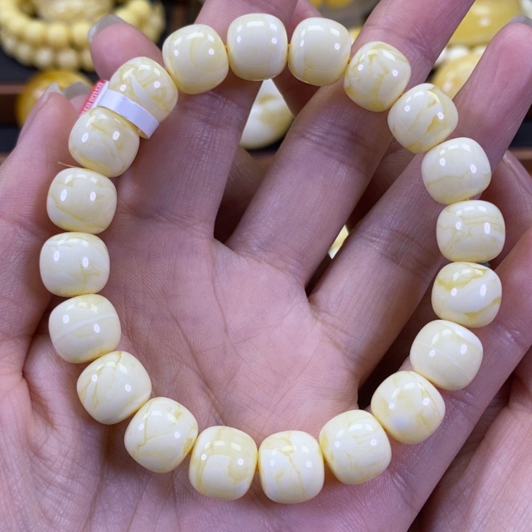 琥珀裸石未镶嵌同料手串