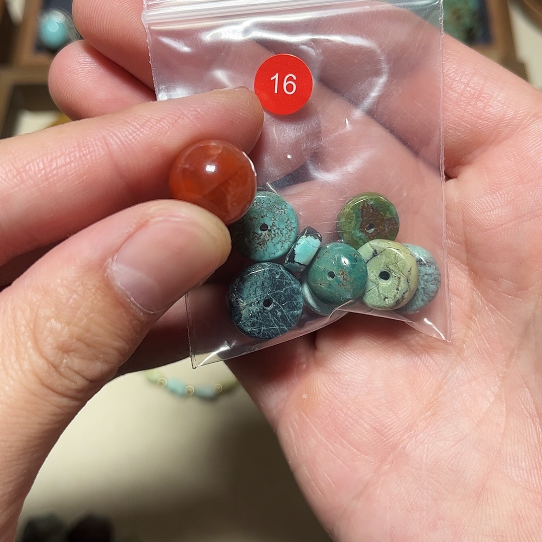 桥***坊南红玛瑙未镶嵌珠宝奇石