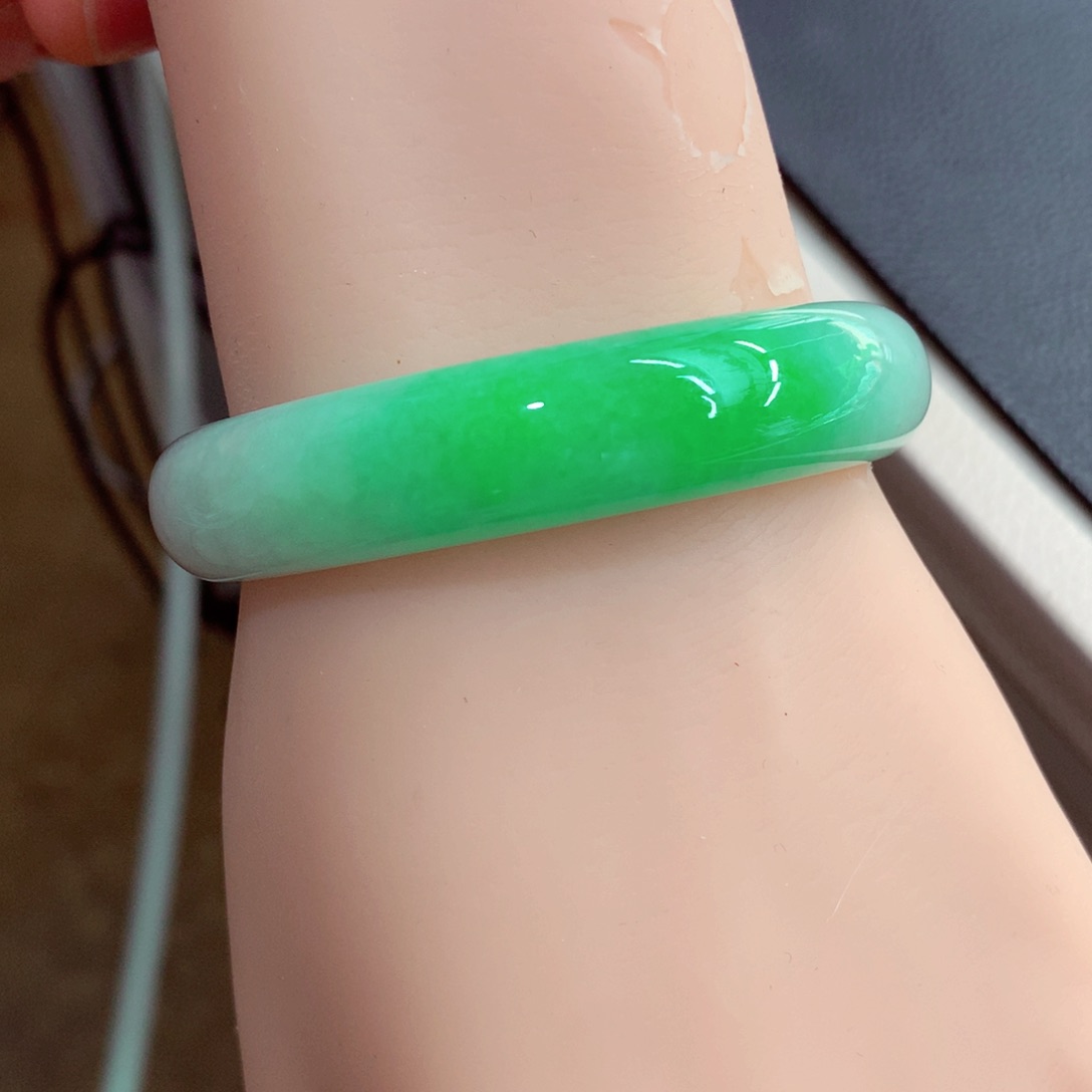 未镶嵌手镯翡翠翡翠