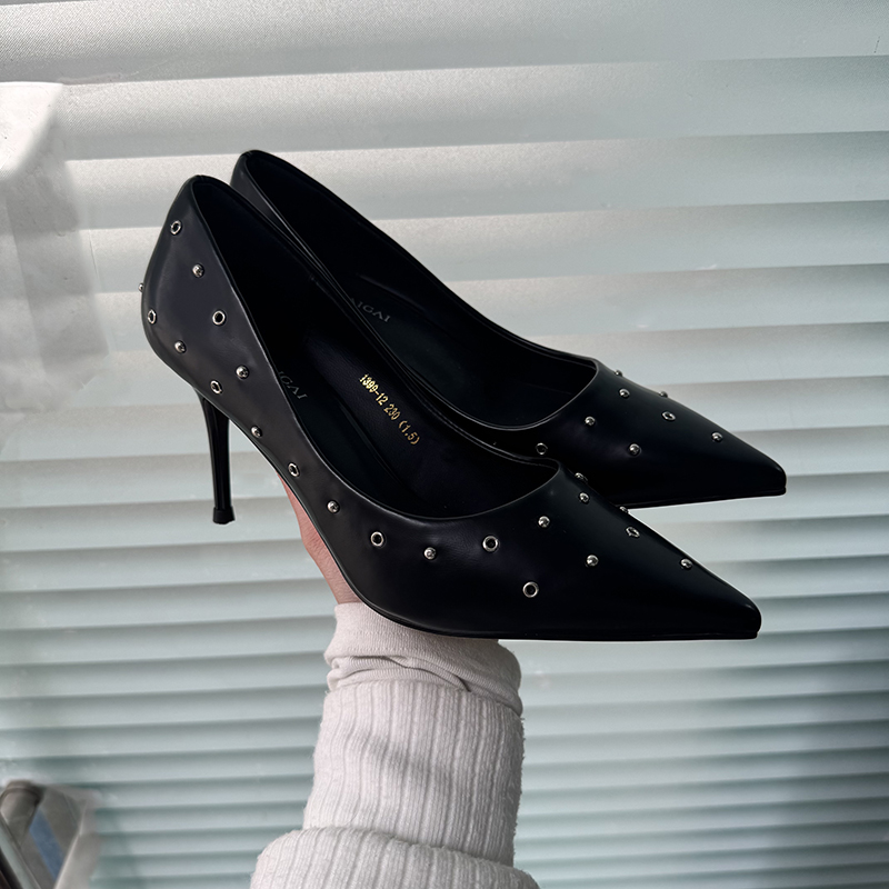 新款尖头细跟高跟鞋女铆钉设计舒适浅口单鞋1399-12