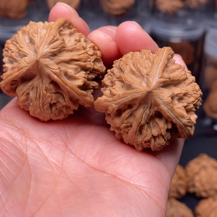 文玩核桃吊坠多***哥文山