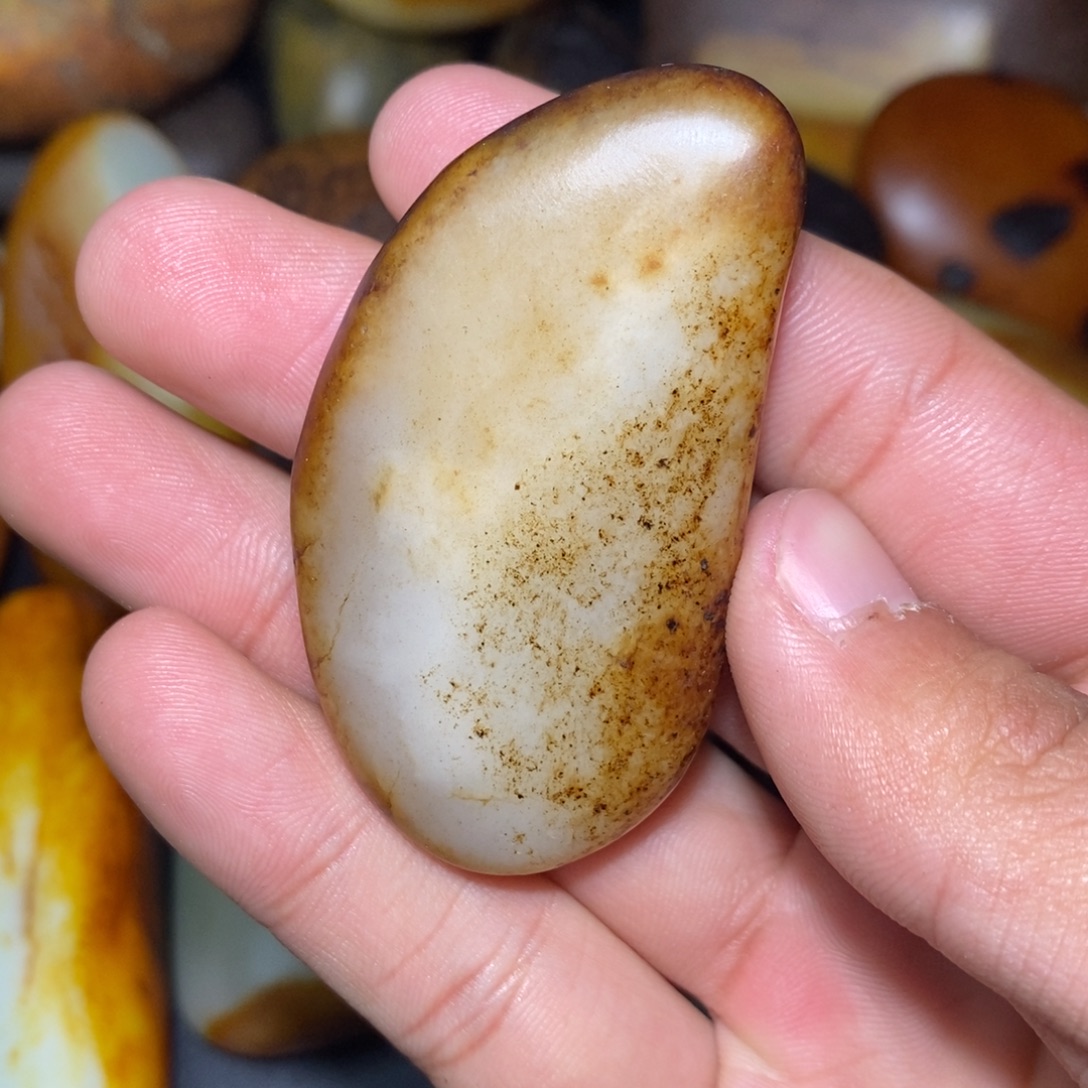 和田玉未镶嵌珠宝奇石