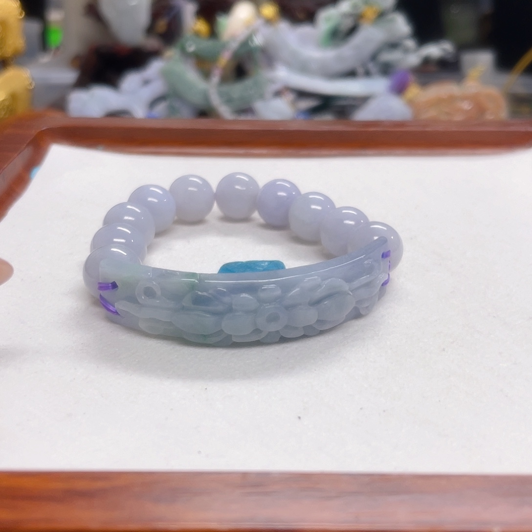 翡翠未镶嵌颈饰手牌