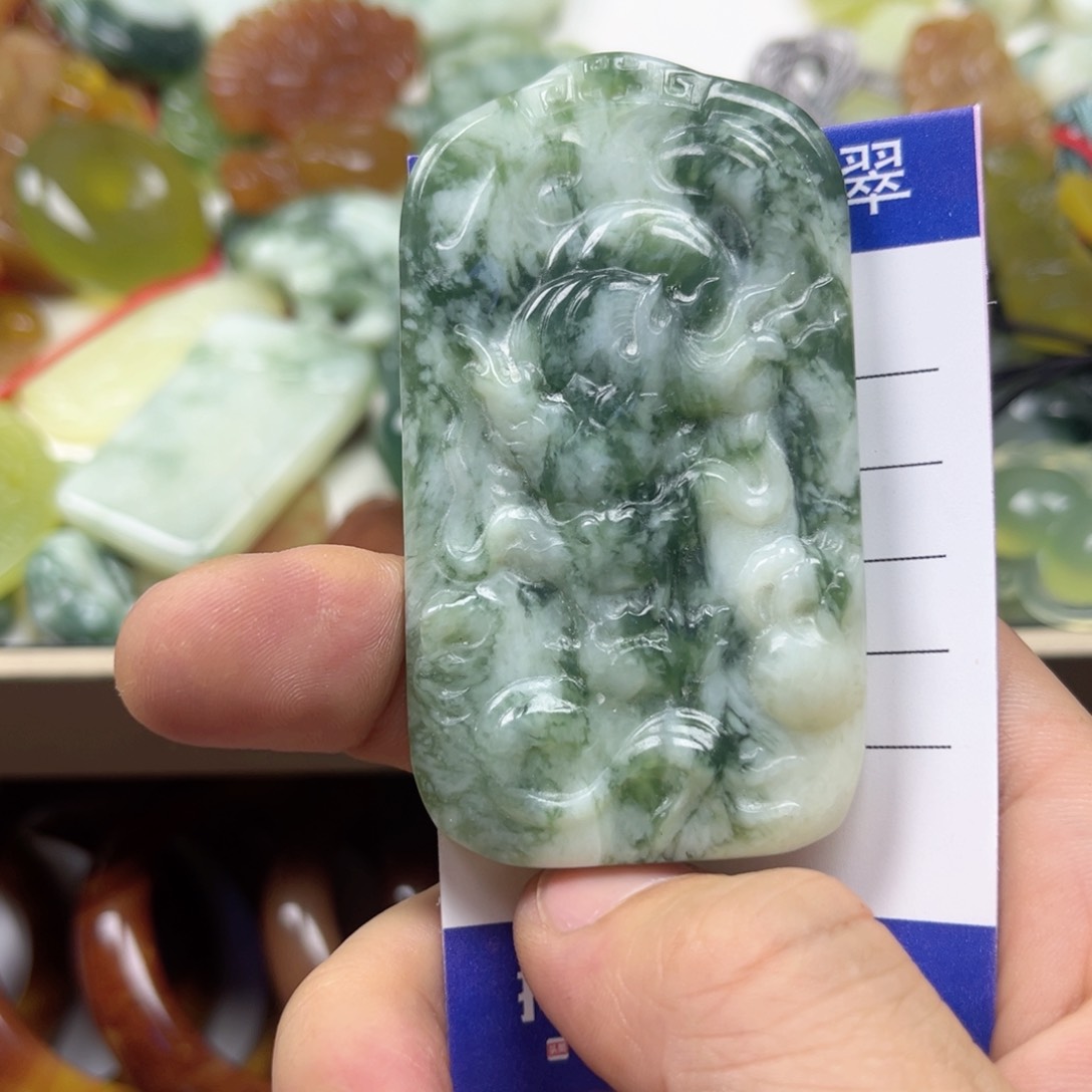 透闪石-蛇纹石玉手镯未镶嵌