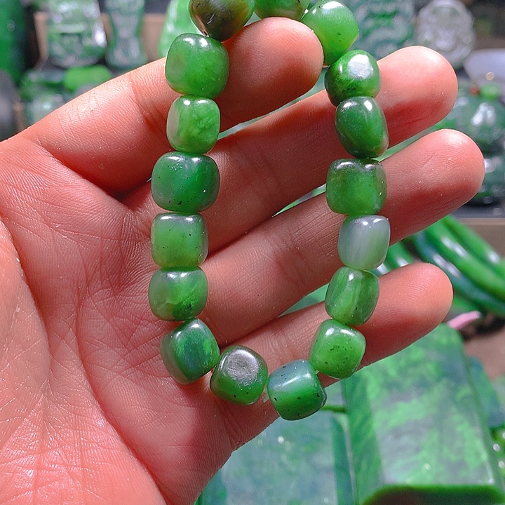 和田玉（碧玉）未镶嵌珠宝半成品