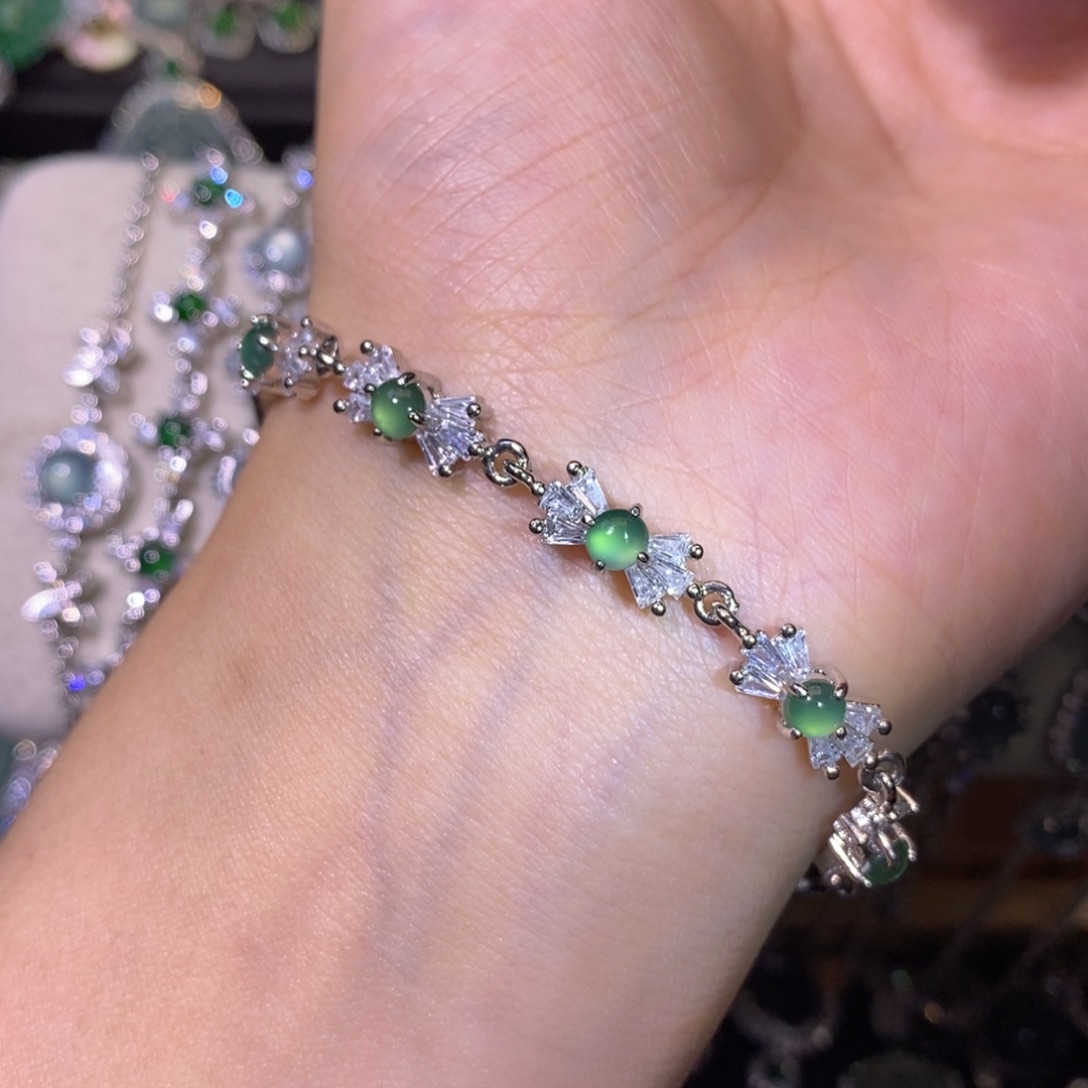 翡翠未镶嵌颈饰天然