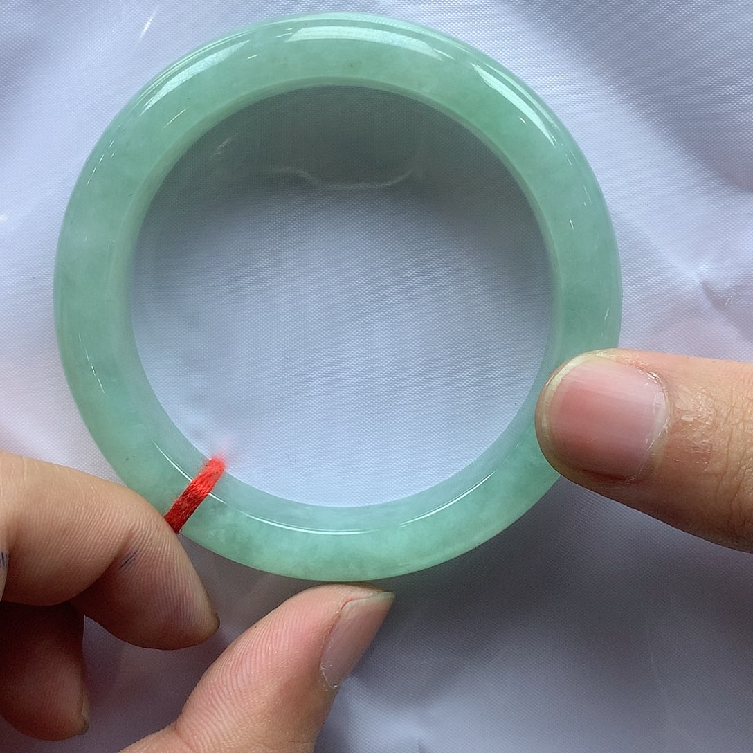 翡翠手镯未镶嵌翡翠