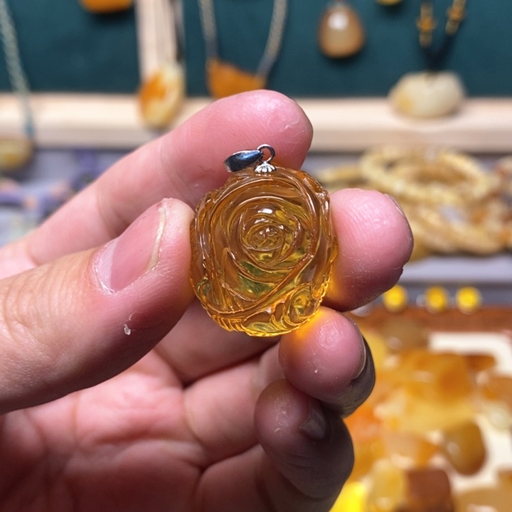 蜜蜡珠宝奇石未镶嵌