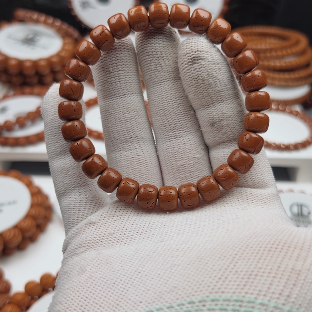 L***x桃核吊坠桃核手串