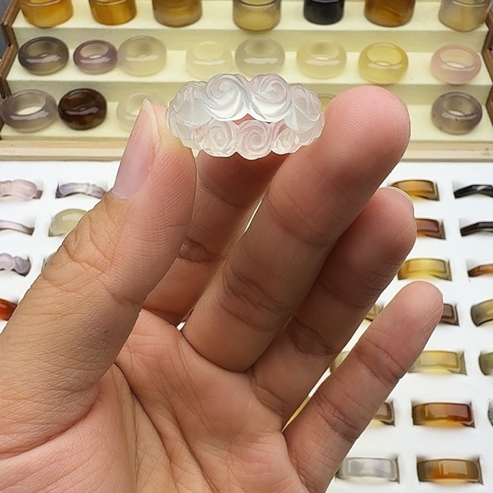 E***e玛瑙/玉髓未镶嵌戒圈