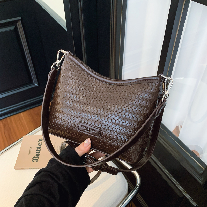 包包女式新款时尚百搭单肩腋下斜挎大容量简约通勤洋气编织托特包