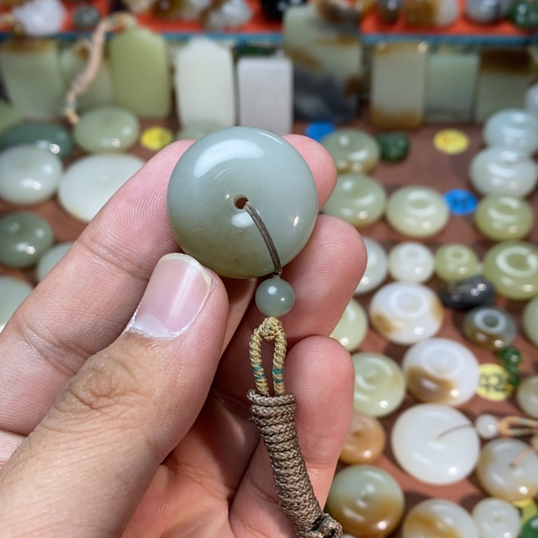 和田玉未镶嵌吊坠(不含链)