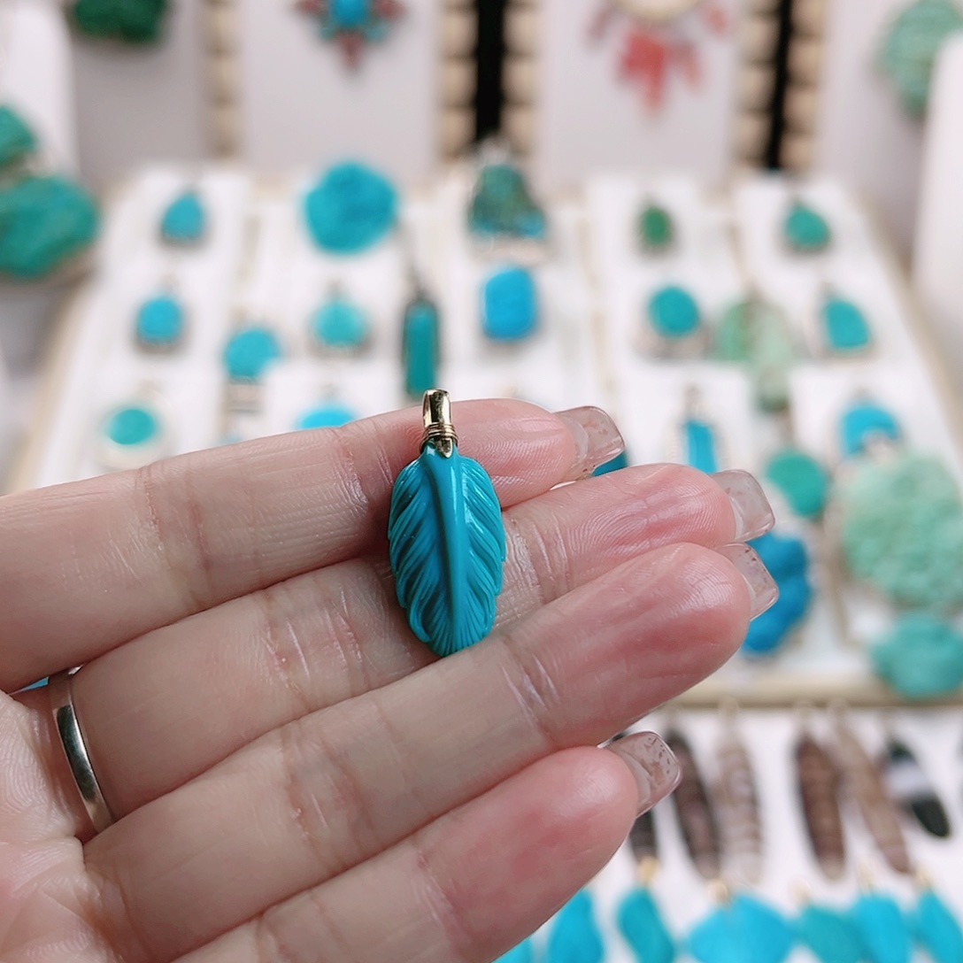 绿松石颈饰未镶嵌一***诺