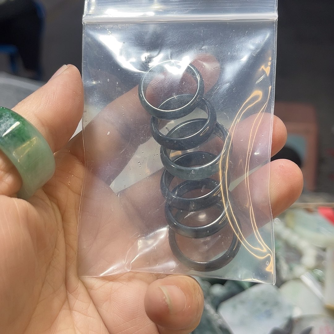 纯铜锆石合金Ｄ*戒指。       