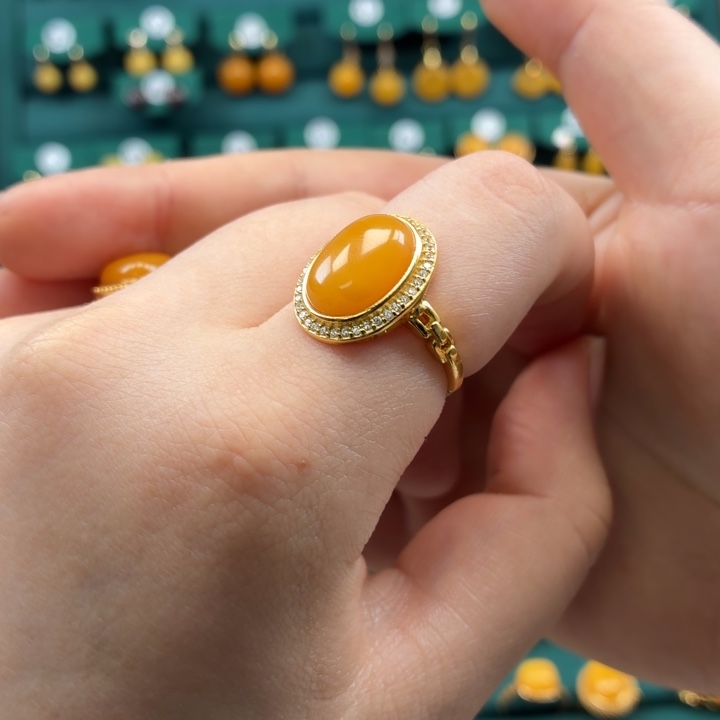 琥珀银S925镶嵌戒指金色托