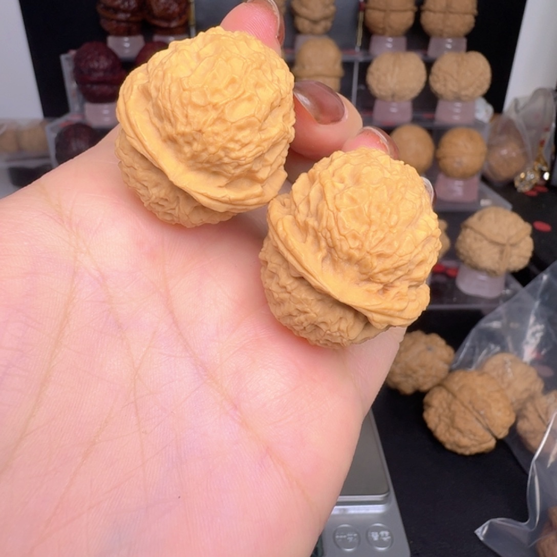 文玩核桃吊坠17号车34尺寸绣球