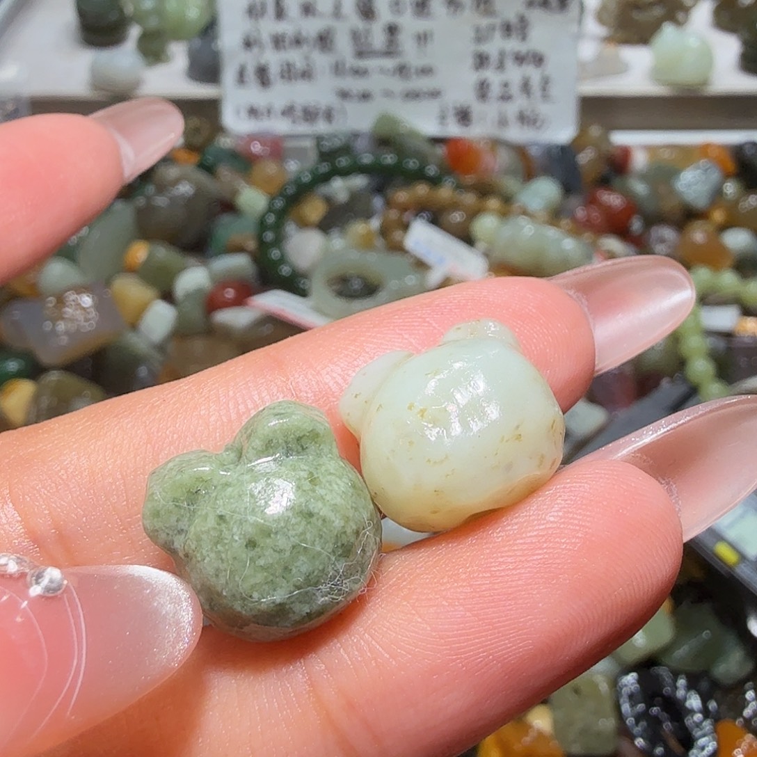 和田玉未镶嵌珠宝奇石