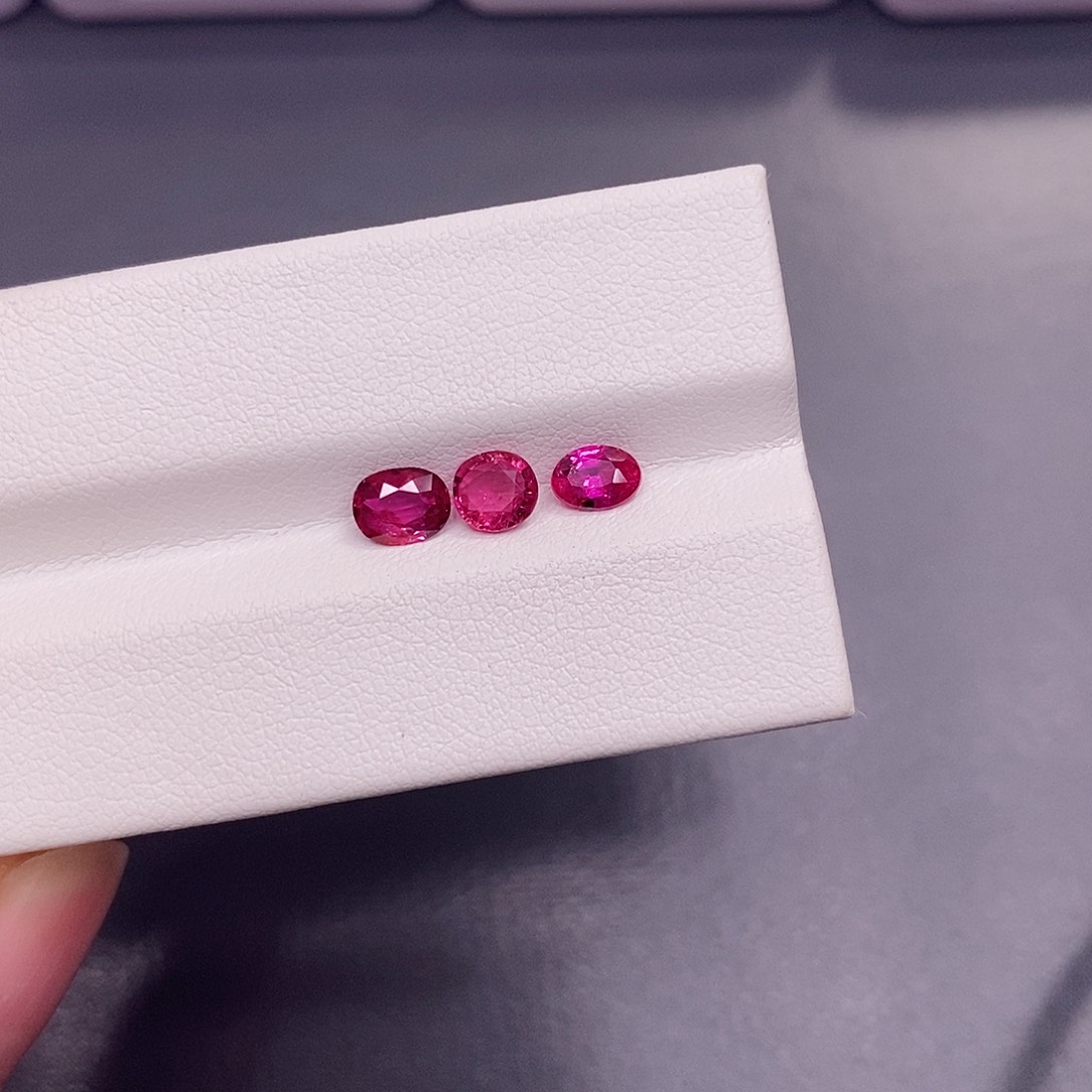 裸石红宝石360一克拉，仅供展示，挑好上定向