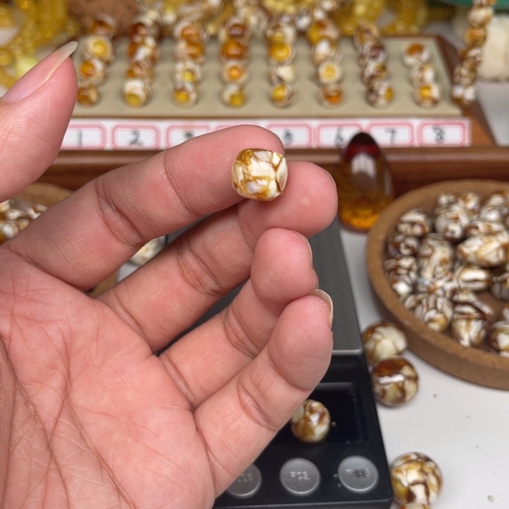 琥珀裸石未镶嵌馋*61号