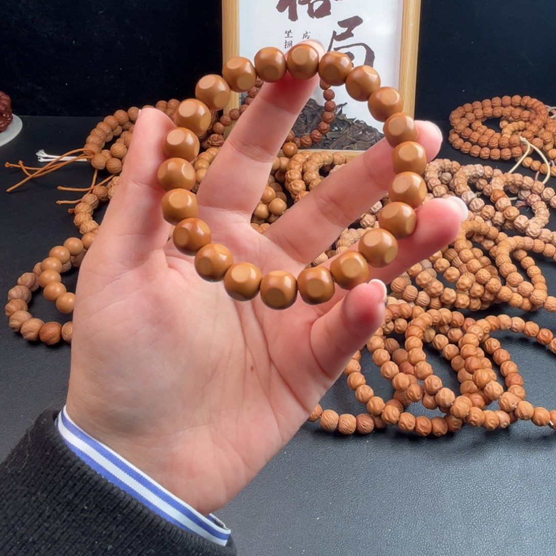 知***道手串猴头核桃微瑕反油油点小六方