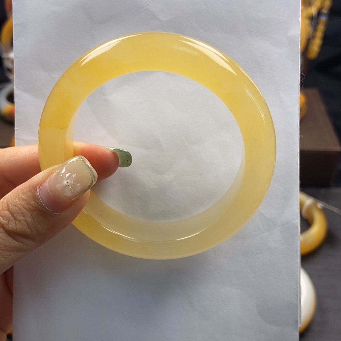 未镶嵌石英质玉（黄龙玉）手镯HH